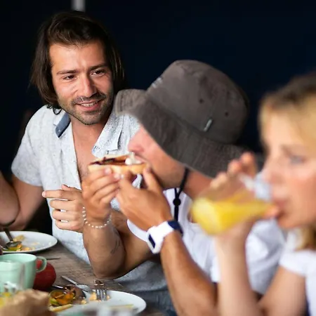 Salt Lips - Azores Surf Experience *