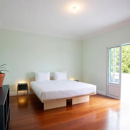 Salt Lips - Azores Surf Experience Hostel Ponta Delgada