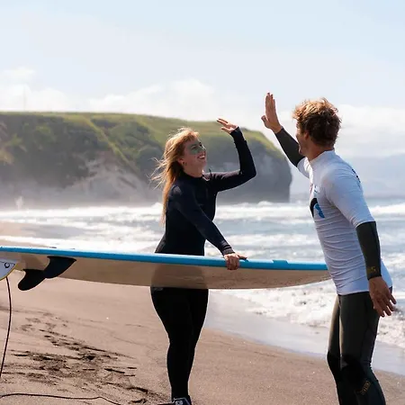 Salt Lips - Azores Surf Experience Ostello