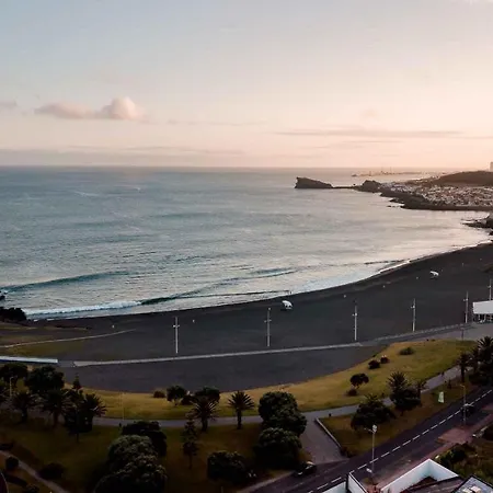 Hostal Salt Lips - Azores Surf Experience