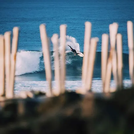 אכסניה Salt Lips - Azores Surf Experience *