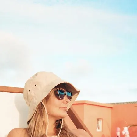 Salt Lips - Azores Surf Experience