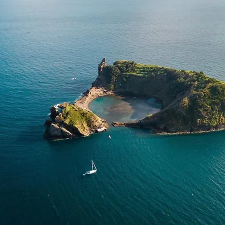 Salt Lips - Azores Surf Experience * Ponta Delgada (Sao Miguel)
