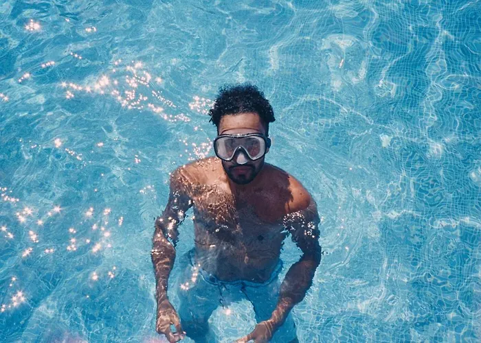 Salt Lips - Azores Surf Experience *