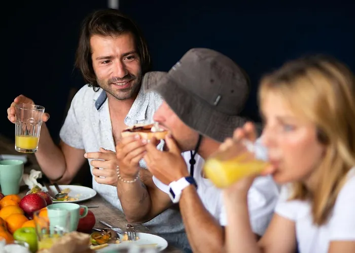 Salt Lips - Azores Surf Experience *