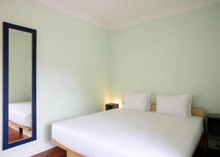 Salt Lips - Azores Surf Experience * Ponta Delgada