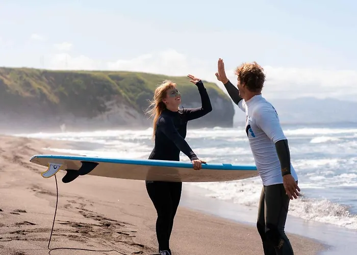 Salt Lips - Azores Surf Experience Hostal
