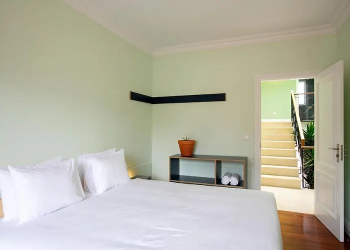 Salt Lips - Azores Surf Experience Hostal