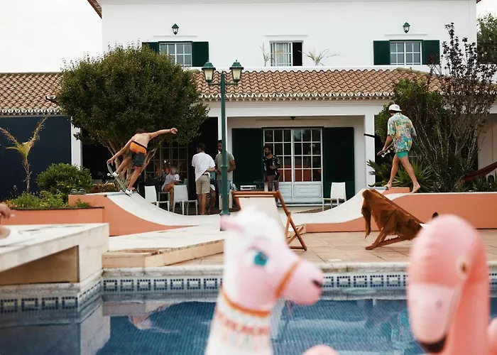 Salt Lips - Azores Surf Experience Hostal *