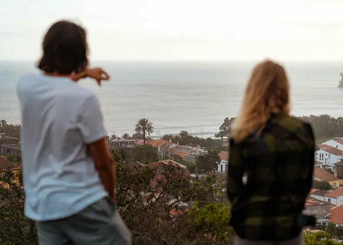 Salt Lips - Azores Surf Experience Hostal Ponta Delgada