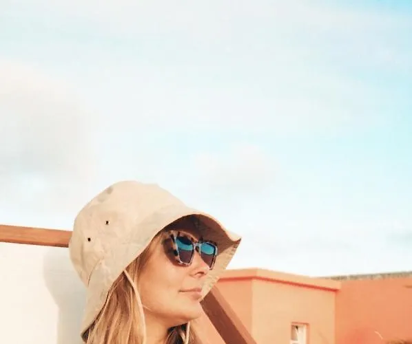 Salt Lips - Azores Surf Experience